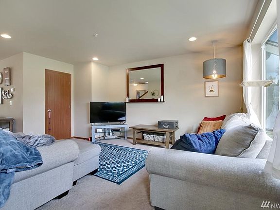 4th image of 17807 79th Avenue Ct E