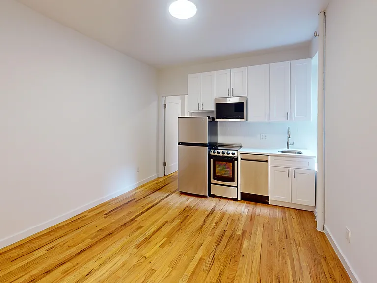 415 E 73rd St #5B — Photo 3