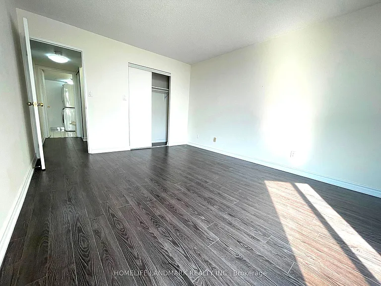 75 Bamburgh Cir #2022 — Photo 5