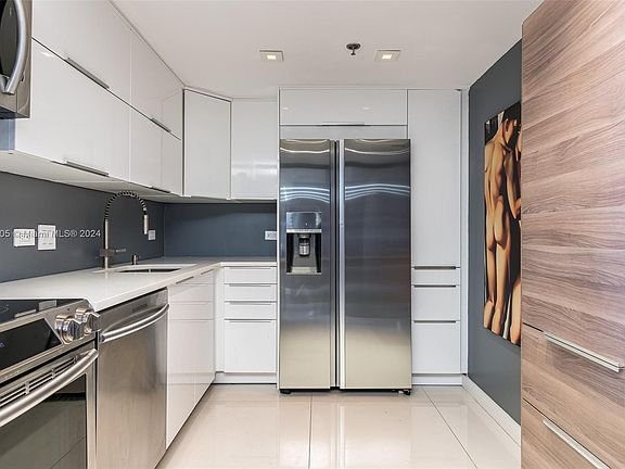 4th image of 20505 E Country Club Dr APT 2231