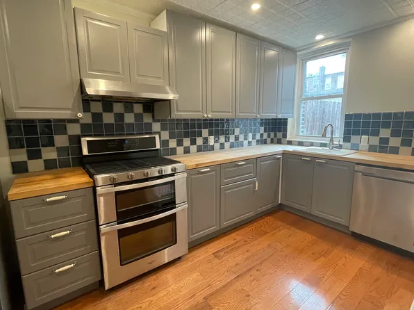 682 East 42nd Street image 2 of 10