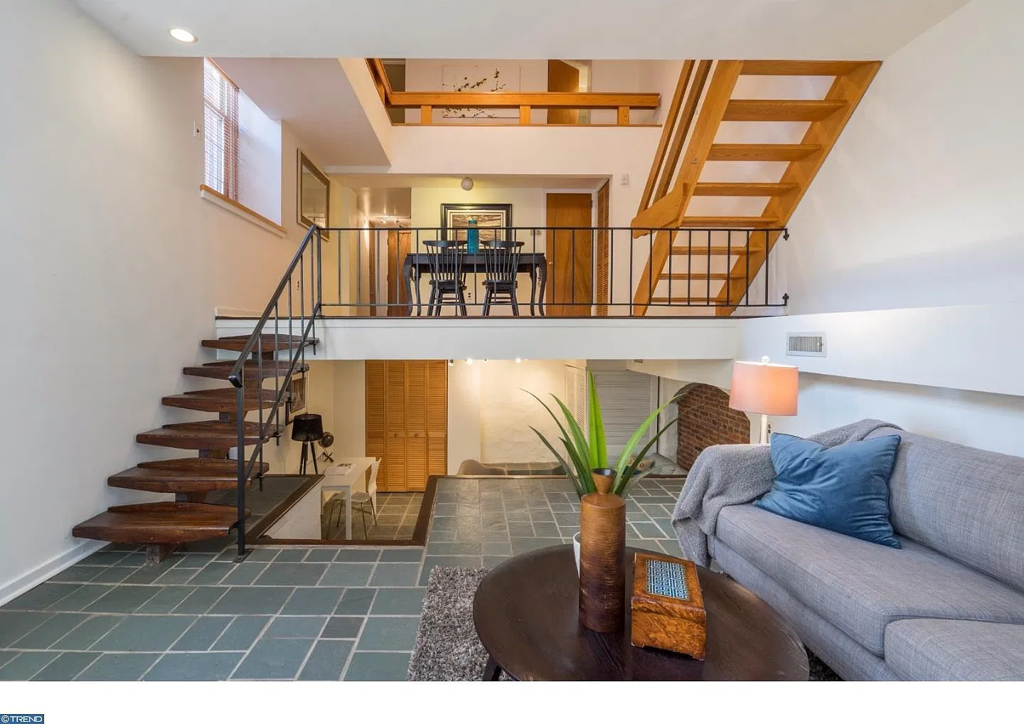 1 bed, 1.5 bath, 1400 sqft, $2,100 — Photo 1