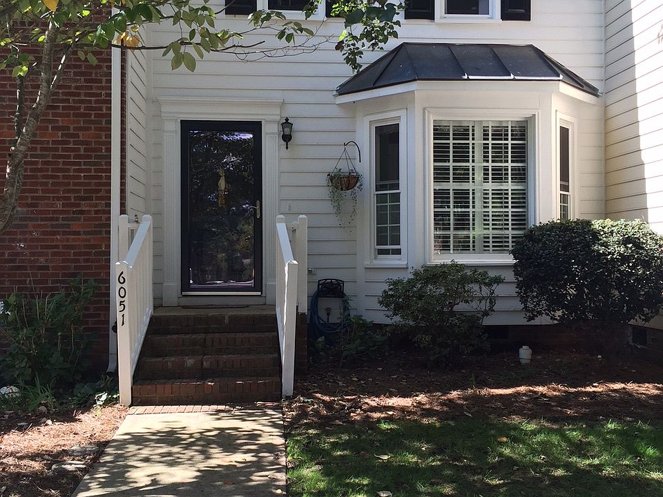 Welcoming Front Yard