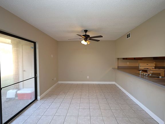 4th image of 1307 Baytree Dr APT E