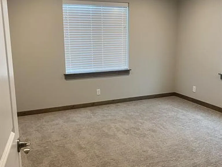 1313 Fozzie Ln — Photo 15