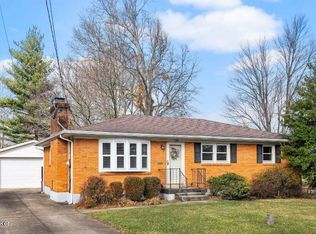 7904 Crest Way, Louisville, KY 40219