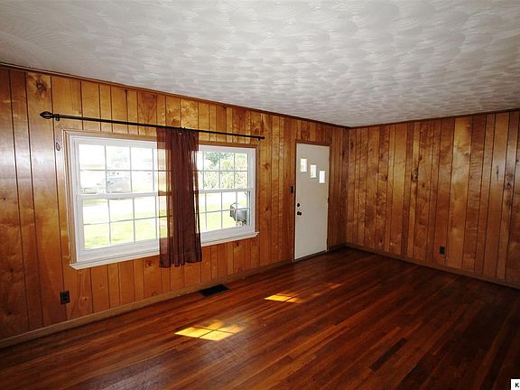 5th image of 811 E Burgess St