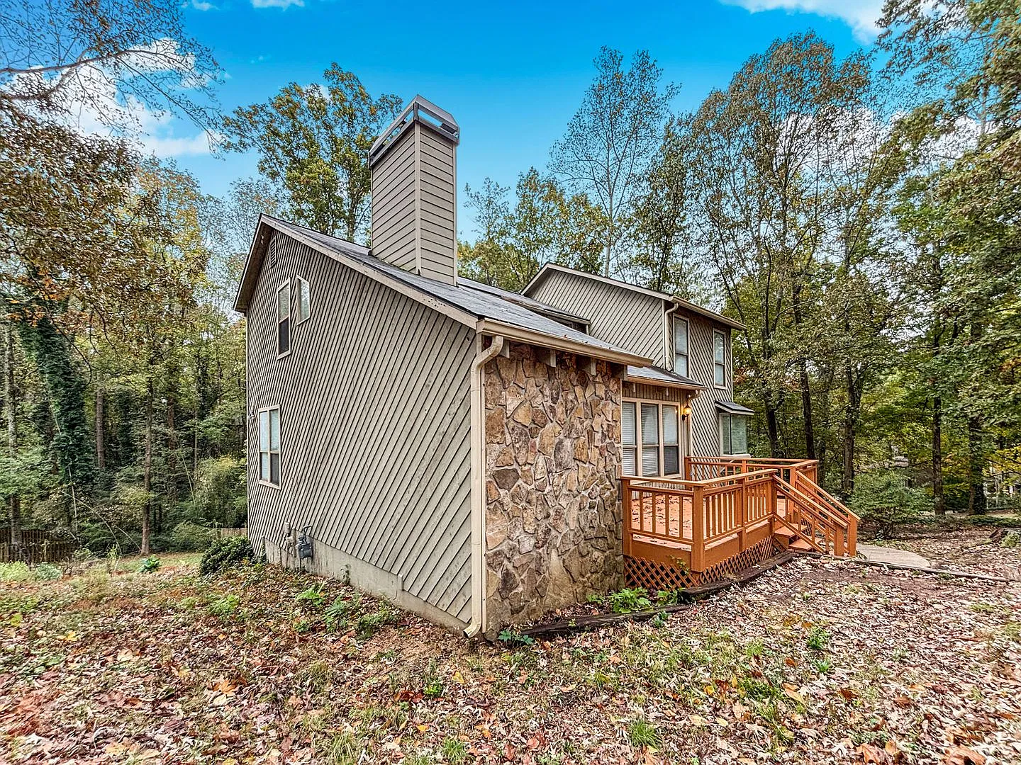Beautiful 4 BR 3.5 BA Home in Marietta! — Photo 2
