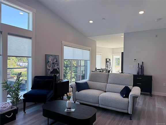 4th image of 4474 Wellington Rd #301