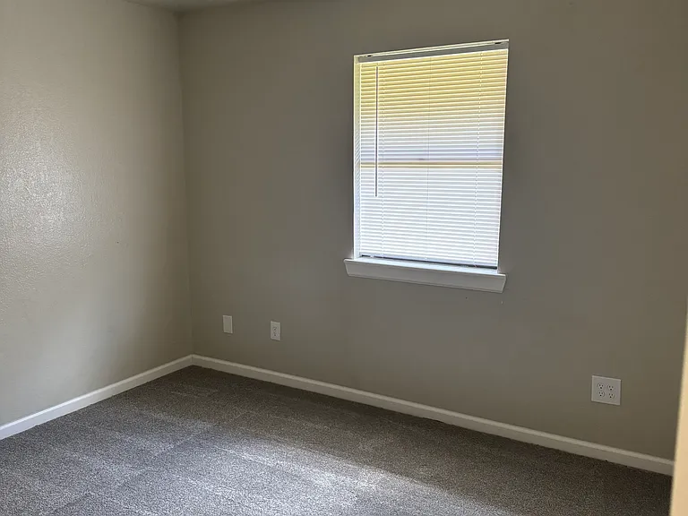 626 Sunset Rd — Photo 4