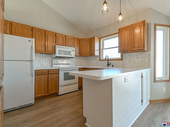 3rd image of 1531 W Lake Ct