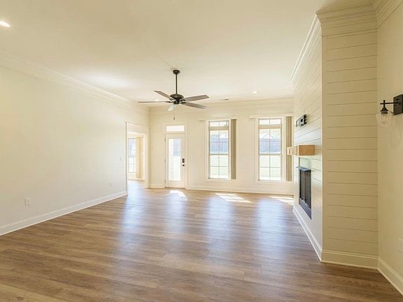 5th image of 118 Scarlette Ln