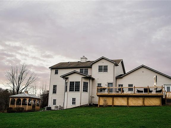 3rd image of 2825 Rosemarie Ln