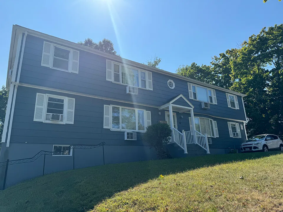 26 Varney St #2
