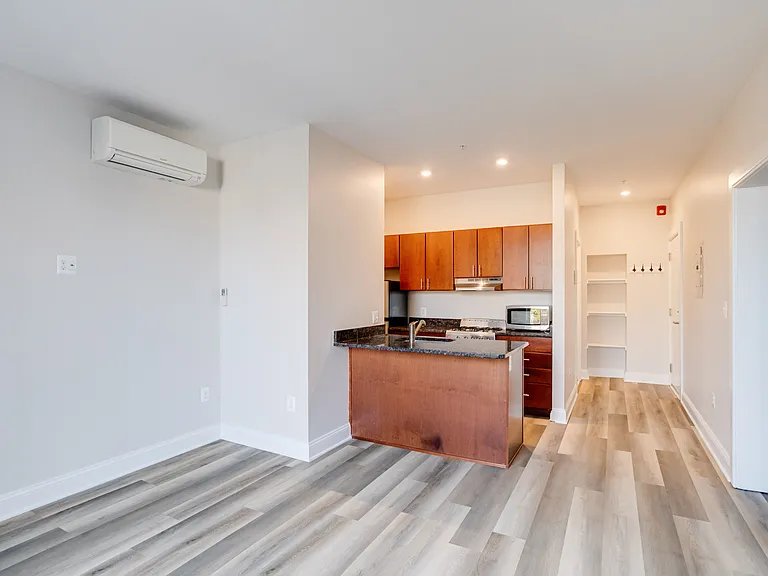 847 Park Ave #4 — Photo 3
