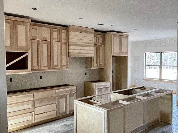 2nd image of 11 Thornhill Ln