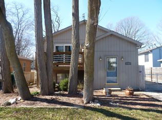 37452 N Park Ln E, Lake Villa, IL 60046