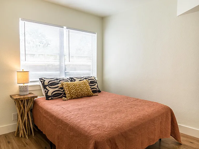 2160 Riverside Ave #5 — Photo 13
