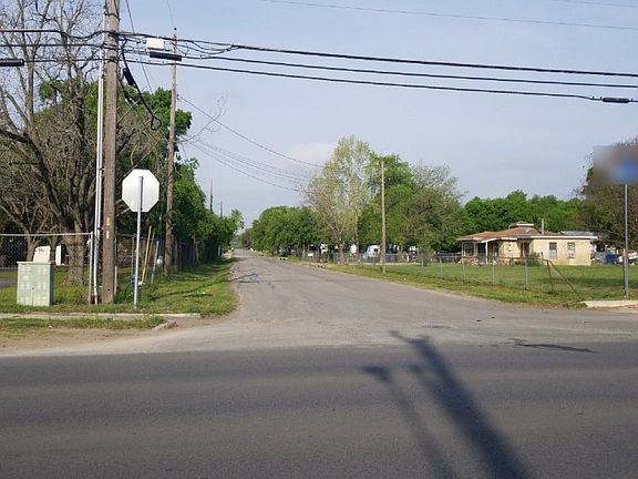 5th image of 143 Jo Marie St
