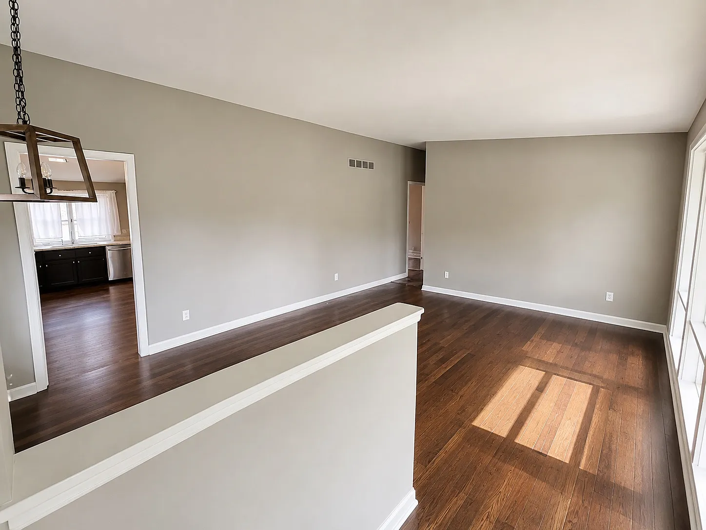 3 bed, 1.5 bath, 1058 sqft, $2,750 — Photo 3
