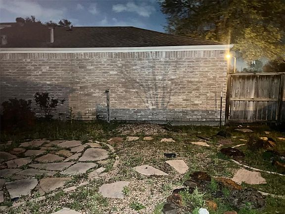 3rd image of 18522 Glen Briar Ln