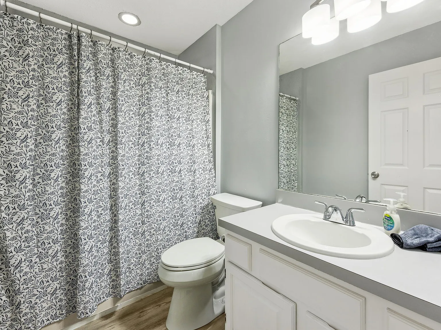 3 bed, 1180 sqft, $3,250 — Photo 4