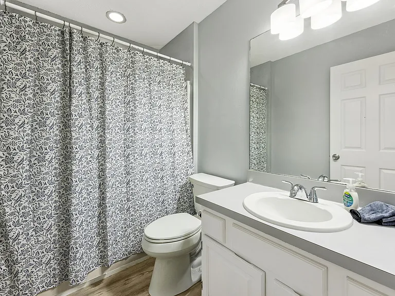 2441 1st Ave #UP — Photo 4
