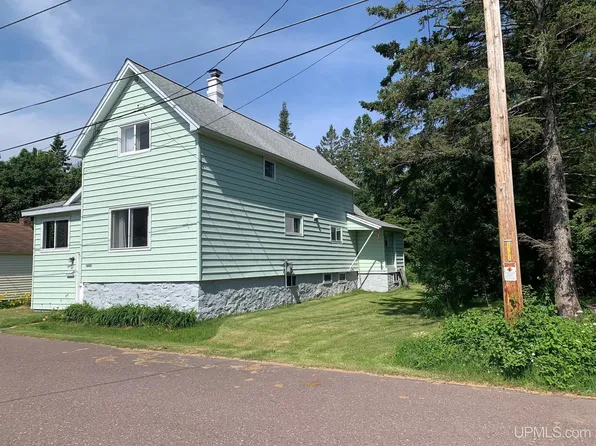 56937 Hecla St, Calumet, MI 49913