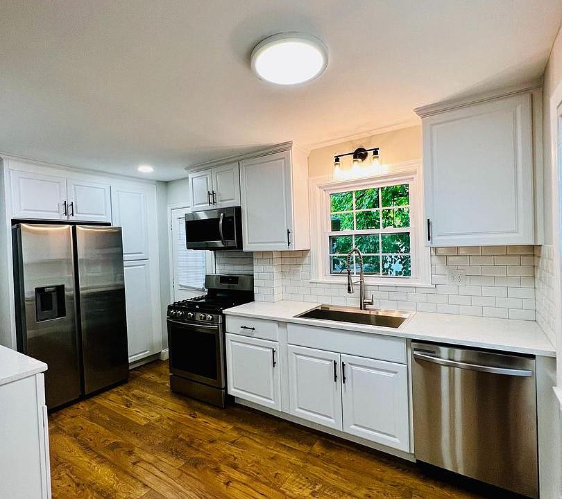 1st image of 2304 Farrington Ave
