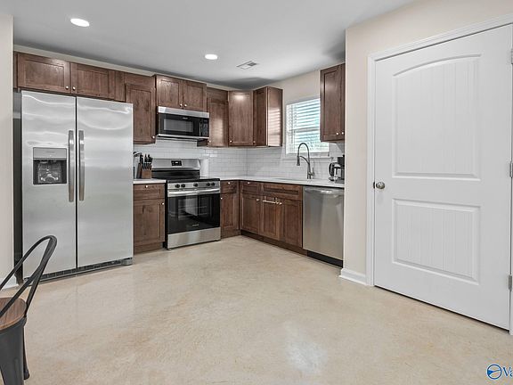 4th image of 3026 Turf Ave NW