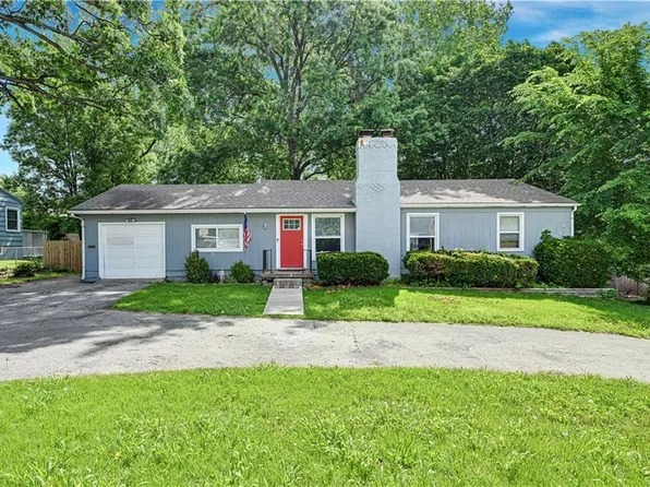 9715 Holmes Rd, Kansas City, MO 64131