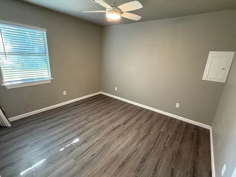 1008 S Lowry St — Photo 9