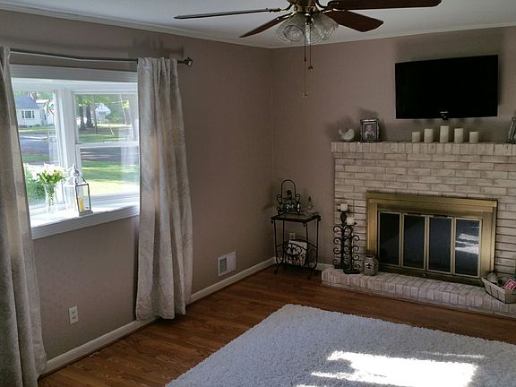 5th image of 809 Pinecrest Rd
