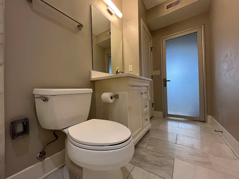 1209 G St SE #8 — Photo 23