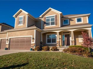 8402 W 165th Ter, Overland Park, KS 66085