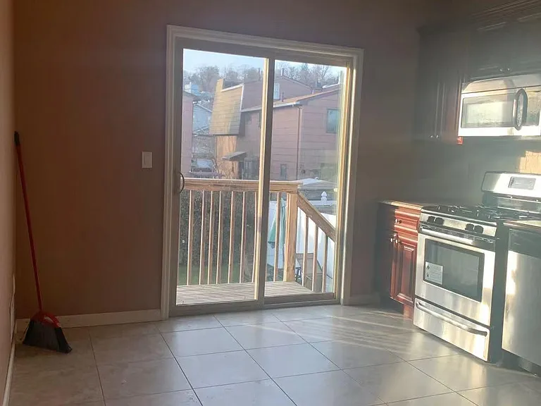 632 Britton Ave — Photo 4