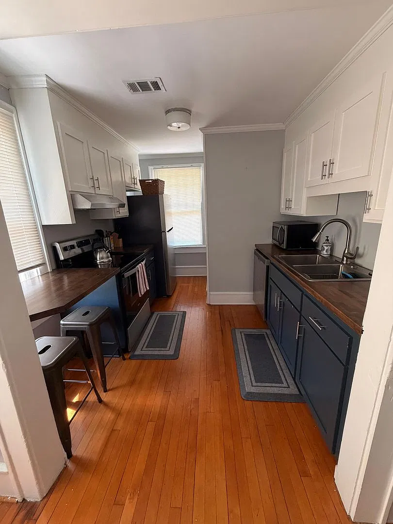 22 W Earle Street — Photo 4