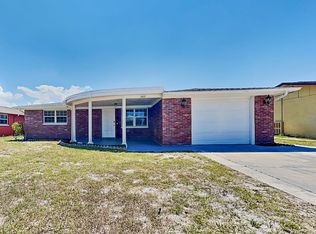 3402 Eisenhower Dr, Holiday, FL 34691