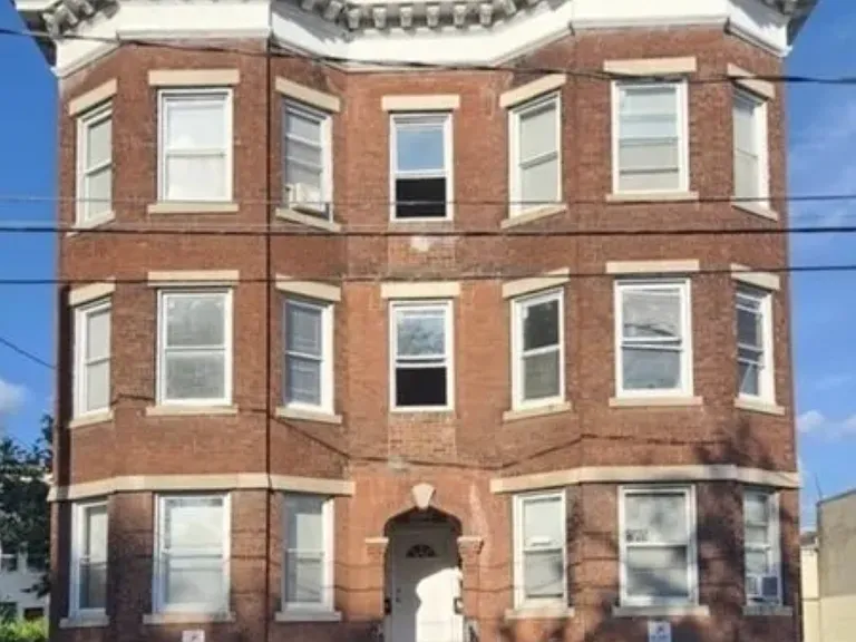 18 S Whitney St #2N — Photo 3
