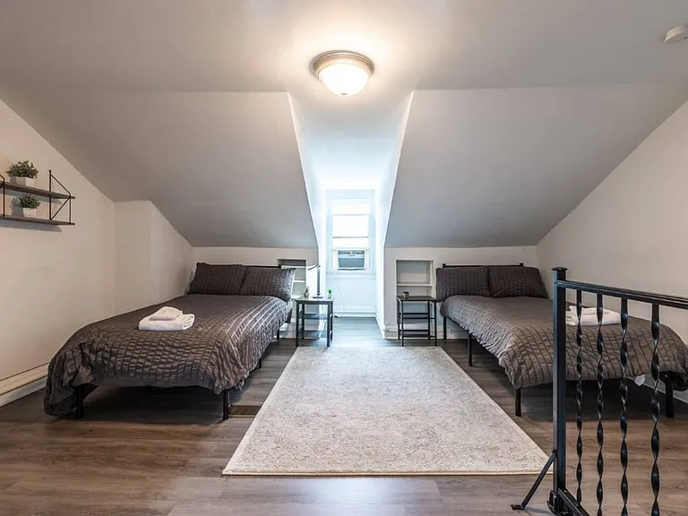 2207 Carey Way — Photo 10