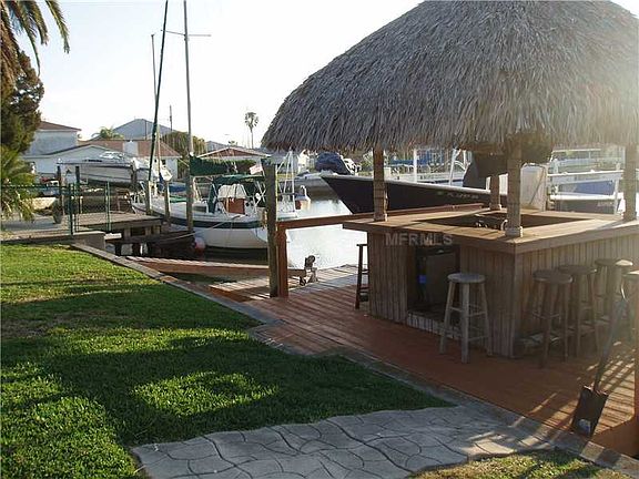 Tiki Hut