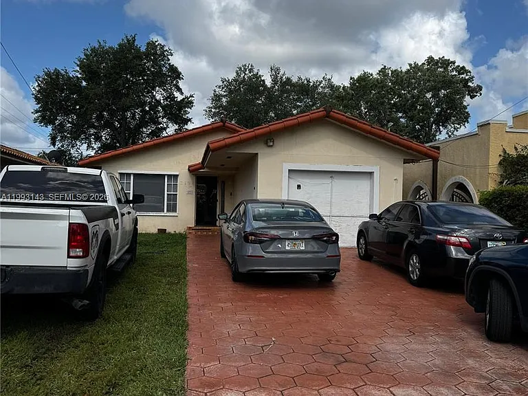 2194 SW 57th Ct — Photo 4