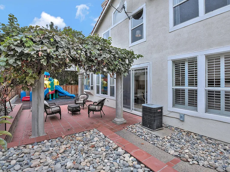 1238 Townsend Park Cir — Photo 11