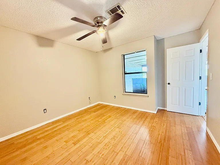 1207 S Quaker Ave #201 — Photo 7