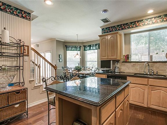 3rd image of 3814 Antioch Cir