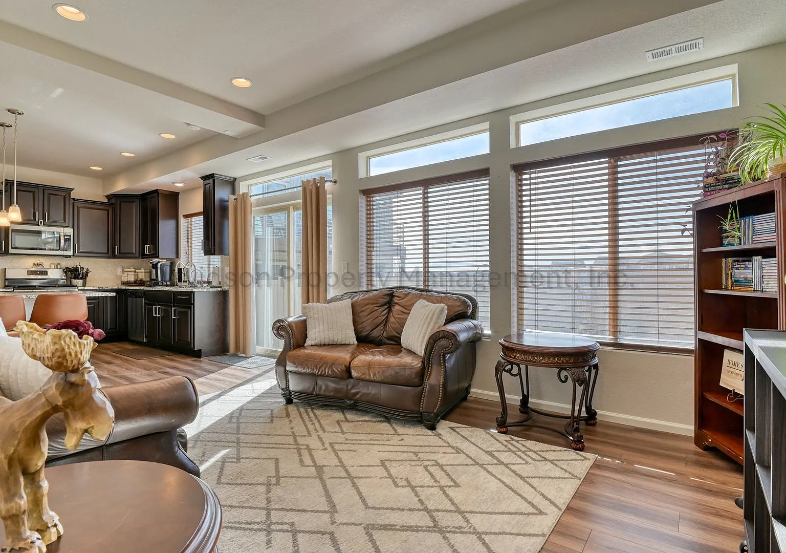 Inviting 3 Bedroom Carriage House in Banning Lewis Ranch — Photo 2