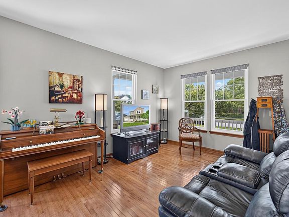 2nd image of 6728 84th AVENUE