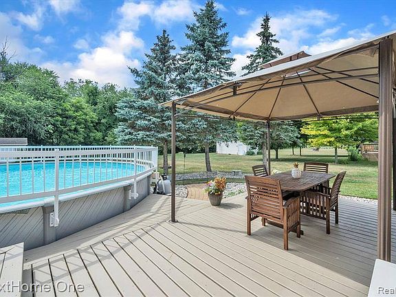 3rd image of 4009 Autumn Hue Ln