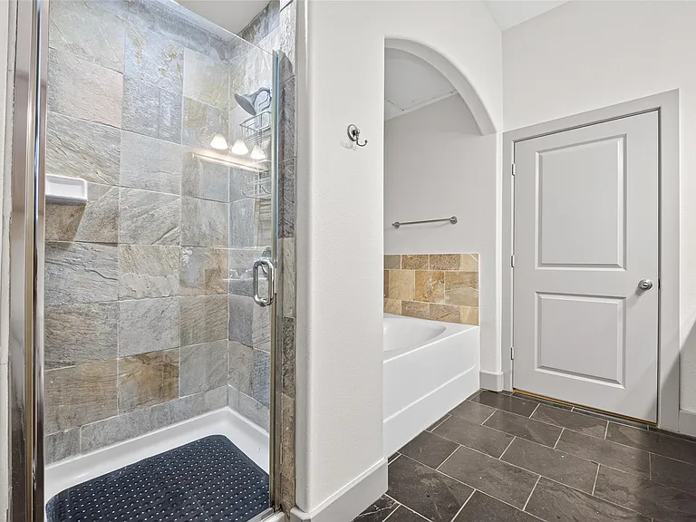 1901 Post Oak Blvd #3210 — Photo 14