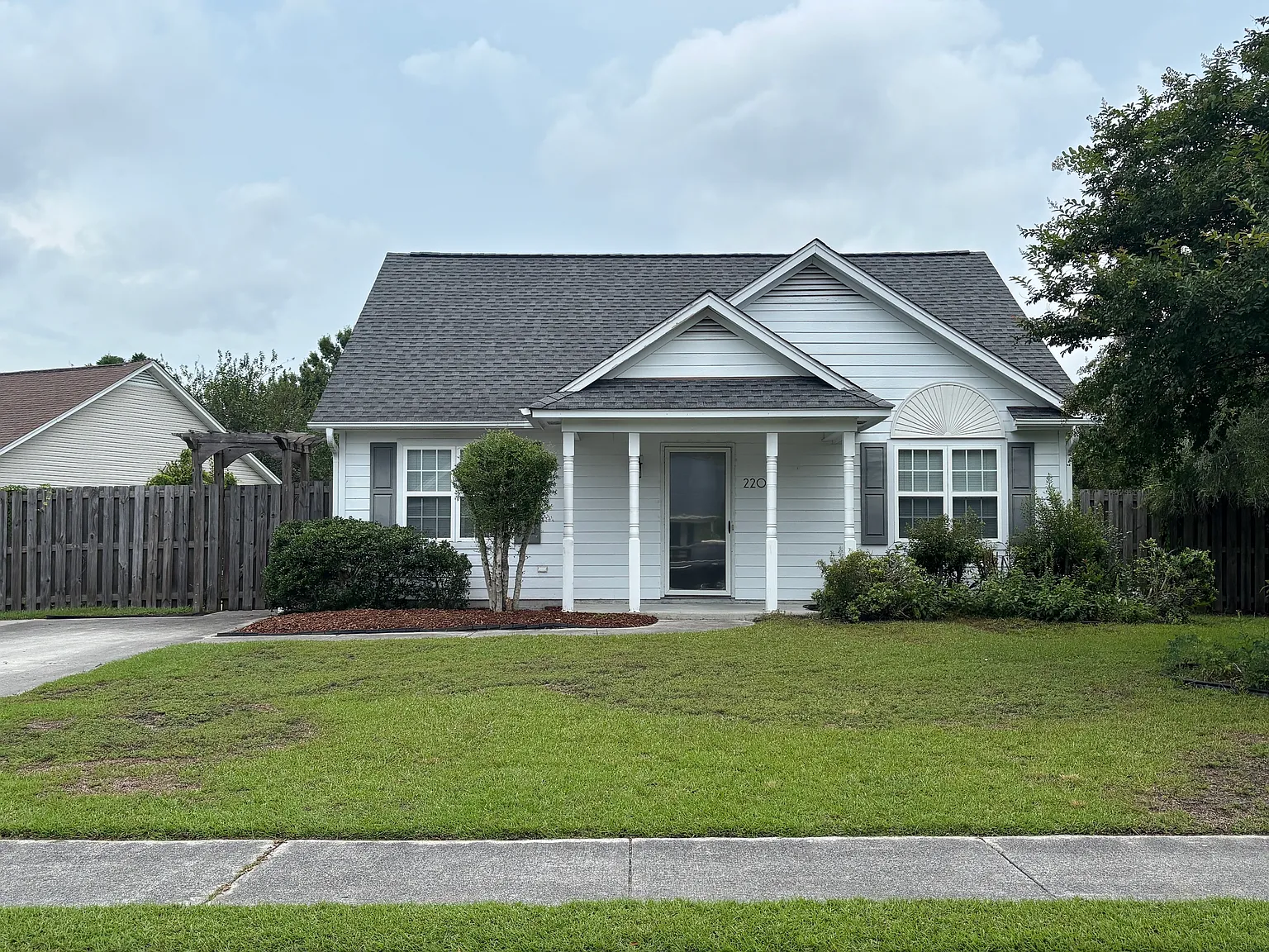 2 bed, 1072 sqft, $1,950 — Photo 1